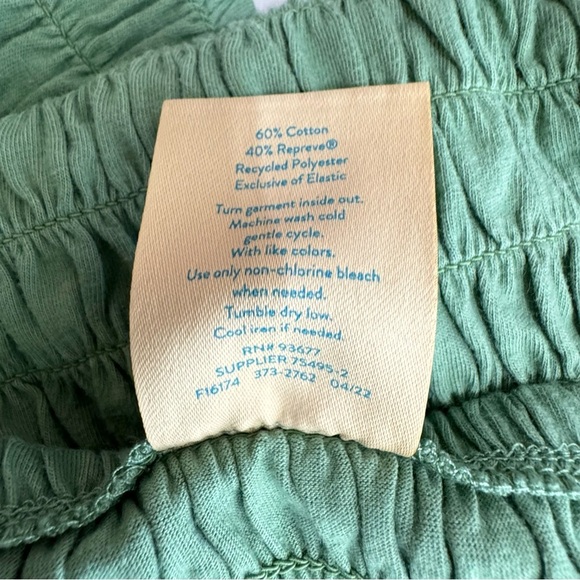 Thereabouts Girl’s Sage Green Smocked Peasant Style Puff Sleeve Top - Picture 3 of 4